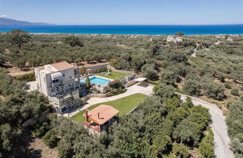 Platanias Villa | Discover Villa Athinais: 4-Star Oceanfront Oasis