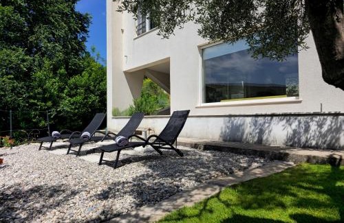 Rozat Villa | Villa Atrij