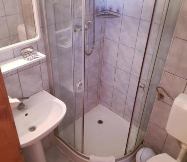 Baile Tusnad House | Villa Atriolum: Family-Friendly Retreat with Top Ratings