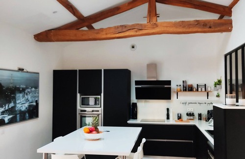 La Roche-sur-Yon Villa | Peaceful Villa with Private Pool and Beautiful Garden