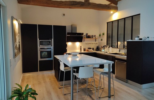 La Roche-sur-Yon Villa | Peaceful Villa with Private Pool and Beautiful Garden