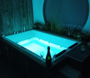 Bray-Dunes Villa | Welcome to Villa au Gré du Vent: Rated 9/10 with Hot Tub