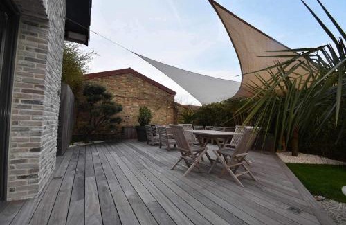 Bray-Dunes Villa | Welcome to Villa au Gré du Vent: Rated 9/10 with Hot Tub
