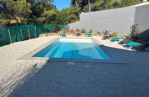 Puyloubier Villa | Experience Villa au pied de la sainte Victoire by the Ocean