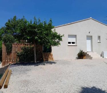 Mormoiron House | Pet-Friendly Villa au pied du Ventoux with Ocean View