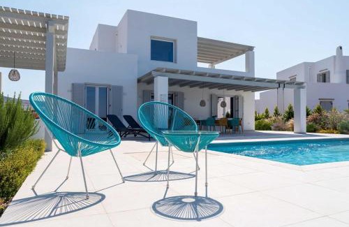 Kastraki Villa | Villa Aura: Oceanfront Bliss with 9.9 Review Score!