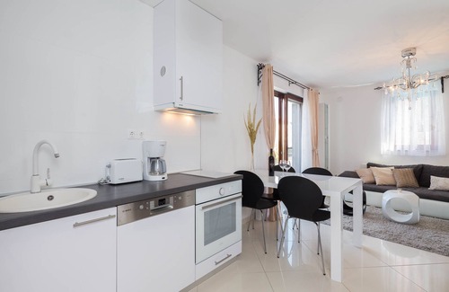 Cizici House | Villa Aurea: Beachfront 2-Bedroom with Private Pool