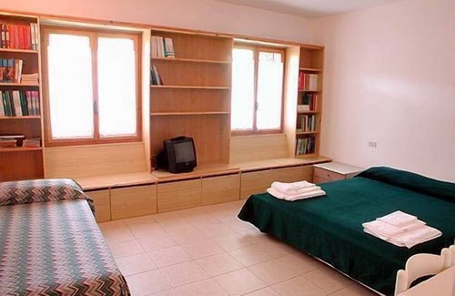 Ispica Bed & Breakfast | Villa Aurea: Oceanview Retreat with Pool & Spa Amenities