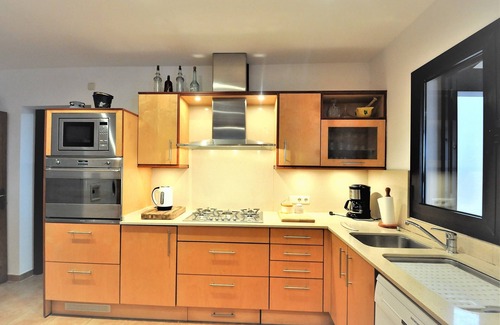 Cala Mesquida House | Villa Aurea: Breathtaking Sea Views & Pet-Friendly Comfort