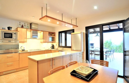 Cala Mesquida House | Villa Aurea: Breathtaking Sea Views & Pet-Friendly Comfort