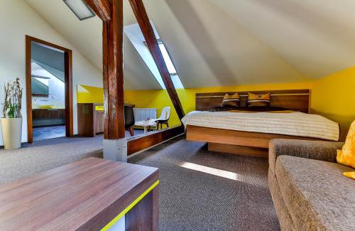 Velke Losiny Hotel | Villa Aurelie: Guest Rated 9/10 with Relaxing Hot Tub