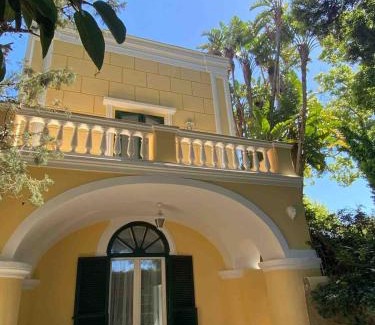 Tiberio Villa | Villa Aurora Caprese: Family-Friendly Retreat with Breakfast