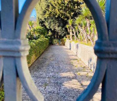 Tiberio Villa | Villa Aurora Caprese: Family-Friendly Retreat with Breakfast