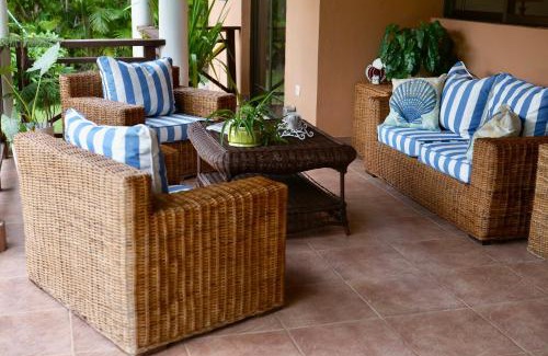 Guayacanes Villa | Villa-Aurora JuanDolio-3Br-4Bds-6Px-WiFi-BBQ-Pool-TVSmart
