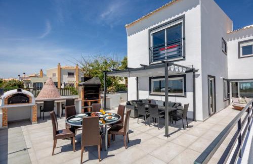 Pera Villa | Discover Villa Avalon with Ocean Views and Pool Access
