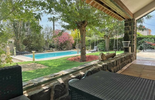 Cazouls-les-Beziers Villa | Relaxing Villa with Pool near Beaches and Béziers