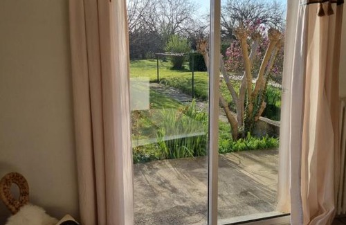 Verdun-sur-Garonne Villa | Relaxing Villa with Pool, 3 Bedrooms and Private Garden
