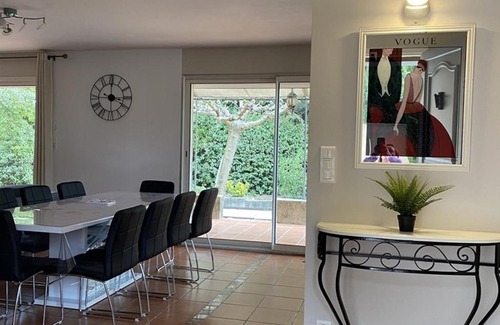 Carpentras Villa | Idyllic Villa with Pool for 10 in Carpentras, Near Luberon