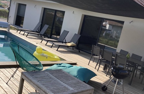 Tosse Villa | Discover Villa with Heated Pool, Just 10 Min from the Ocean