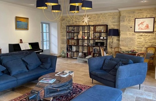 Cruzy Villa | Relax in a Villa with Pool at Domaine Viticole, Narbonne