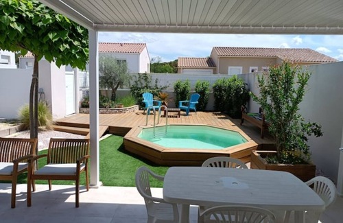 Vergeze Villa | Inviting Villa with Pool Between Nîmes and Montpellier