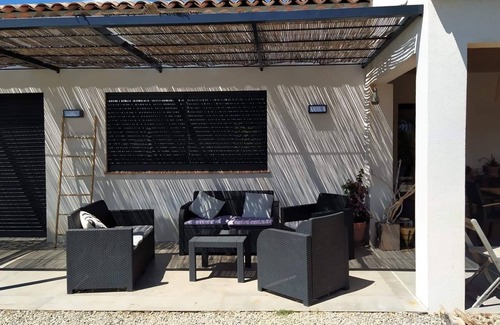 Flayosc House | Enchanting Villa Avec Piscine with Private Pool & Kitchen