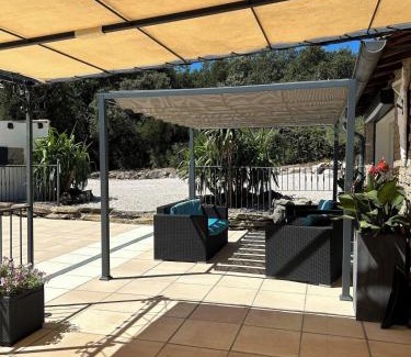 Neoules House | Discover Villa avec Piscine: Oceanfront Haven with Pool