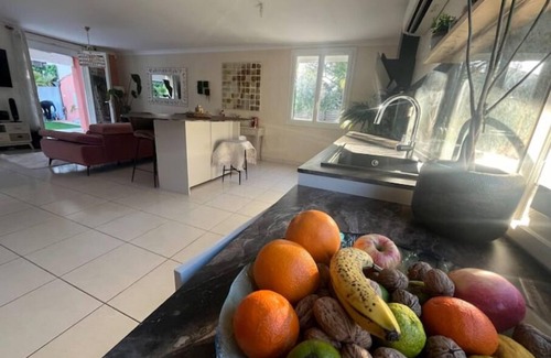 Poulx Villa | Inviting Villa with Pool Near Nîmes and Pont du Gard