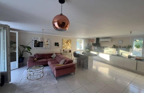 Poulx Villa | Inviting Villa with Pool Near Nîmes and Pont du Gard
