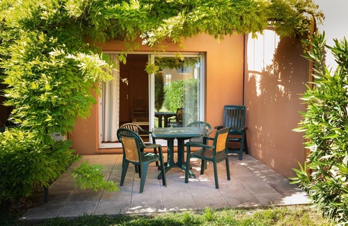 Arles Villa | Relaxing Villa with Private Terrace and Spa Amenities