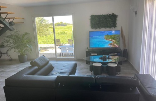 Pinet Villa | Scenic Villa with Vineyard Views Just 15 Minutes from Beaches