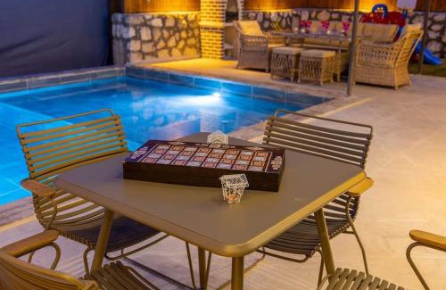 Sarıbelen Villa | Relaxing Villa Ayşe Sultan with Pool & Hot Tub in Kalkan