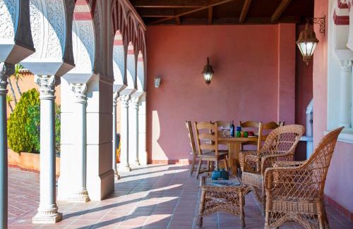 Altea la Vella Villa | Relax at Villa Azahara: Family-Friendly with Pool Access