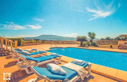 Teulada Villa | Villa AZALEA: Family-Friendly Retreat with Pool & Spa