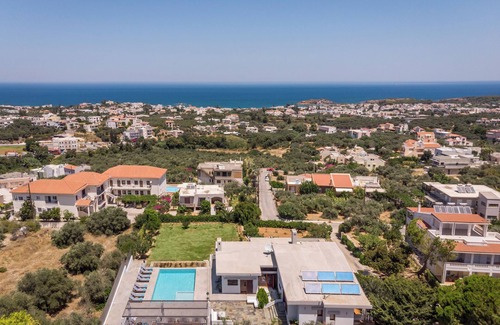 Daratsos Villa | Elegant 4 Bedroom Villa with Private Pool & Ocean Views