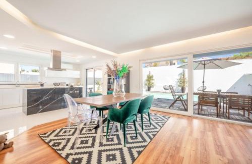Vila Nogueira de Azeitao House | GuestReady - A Joyful Retreat with Pool & Family Amenities