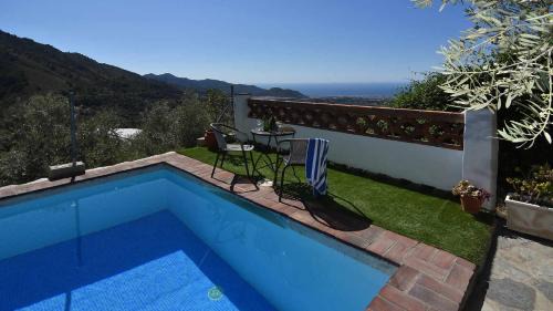 Frigiliana Villa | Discover Frigiliana 015: Family-Friendly Stay with Pool