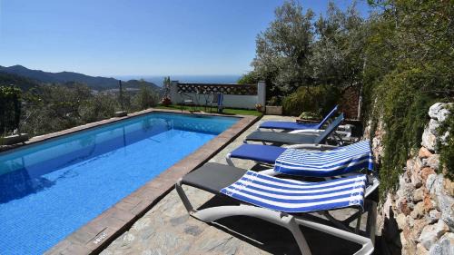 Frigiliana Villa | Discover Frigiliana 015: Family-Friendly Stay with Pool