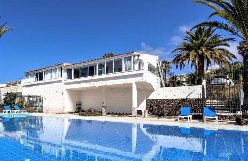 Chayofa Villa | Villa Azure Horizon - Oceanfront Escape with Heated Pool