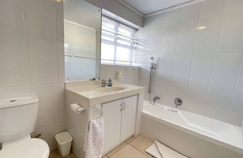 Robberg Beach Villa | Villa Azure | Sea Views & 70m to Robberg 5 Beach