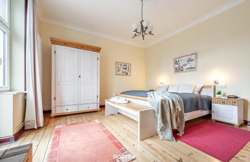 Busum Apartment | Cozy Villa Büsum Norderpiep: Pet & Child Friendly Retreat