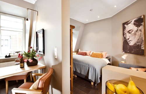 Gotha Apartment | Villa B: Experience Unique Living in Historic Gotha
