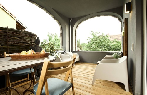 Gotha Apartment | Villa B: A Unique Stay in Gotha with Family-Friendly Amenities