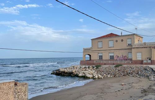 Guardamar del Segura Villa | Villa Babilonia: 4-Star Retreat with Private Beach Access