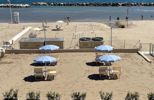 Viserbella Apartment | Villa Baci sul Mare - Oceanfront Apartment with Beach Access