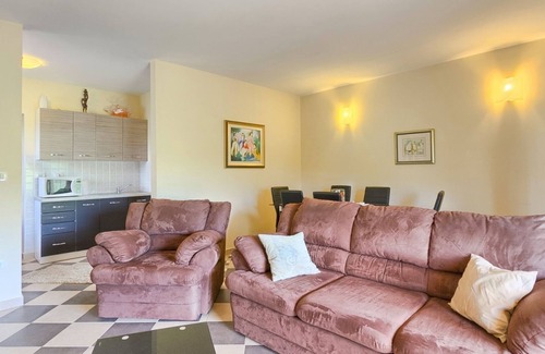 Pazin House | Relax at Villa Bacula: Private Pool & Ocean View Oasis