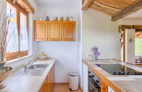 Pazin House | Relax at Villa Bacula: Private Pool & Ocean View Oasis