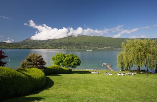 Veyrier-du-Lac Villa | Experience Villa Bagatelle - Vision Luxe with Oceanfront Bliss