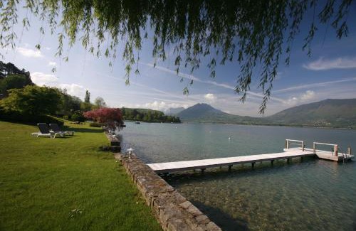 Veyrier-du-Lac Villa | Experience Villa Bagatelle - Vision Luxe with Oceanfront Bliss