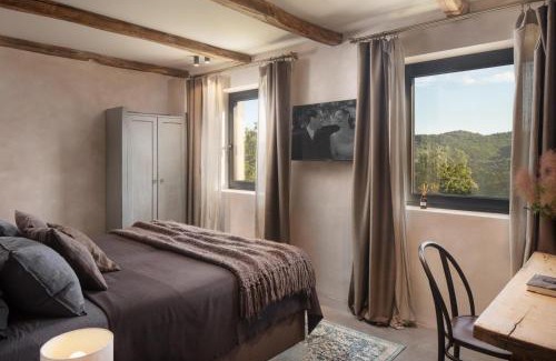 Boljun Villa | Oceanfront Villa Bagnoli: 4-Star Stay with Pool & Breakfast